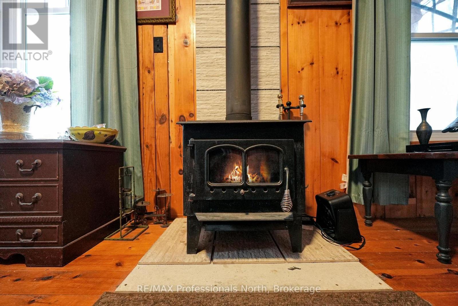 1012 Iroquois Lane, Minden Hills, Ontario  K0M 2K0 - Photo 10 - X12534450