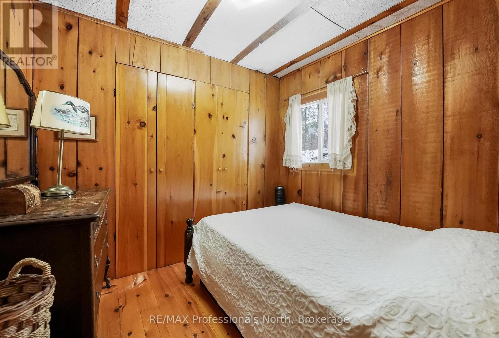 1012 Iroquois Lane, Minden Hills, Ontario  K0M 2K0 - Photo 11 - X12534450