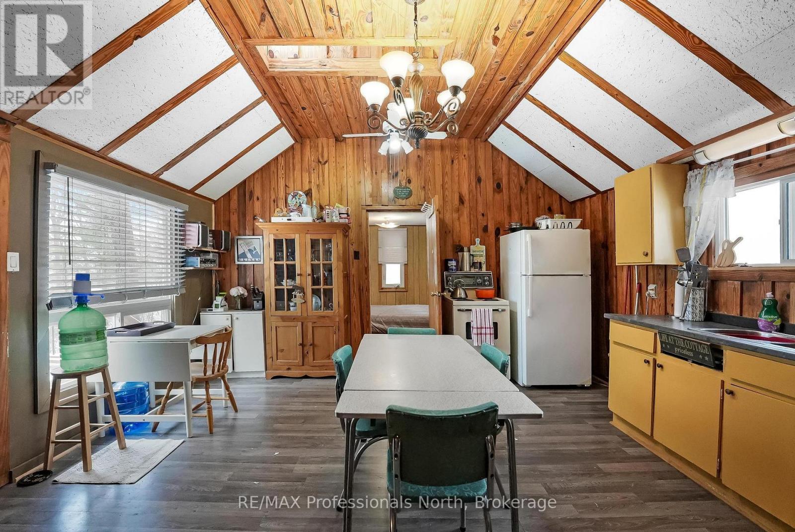 1012 Iroquois Lane, Minden Hills, Ontario  K0M 2K0 - Photo 13 - X12534450