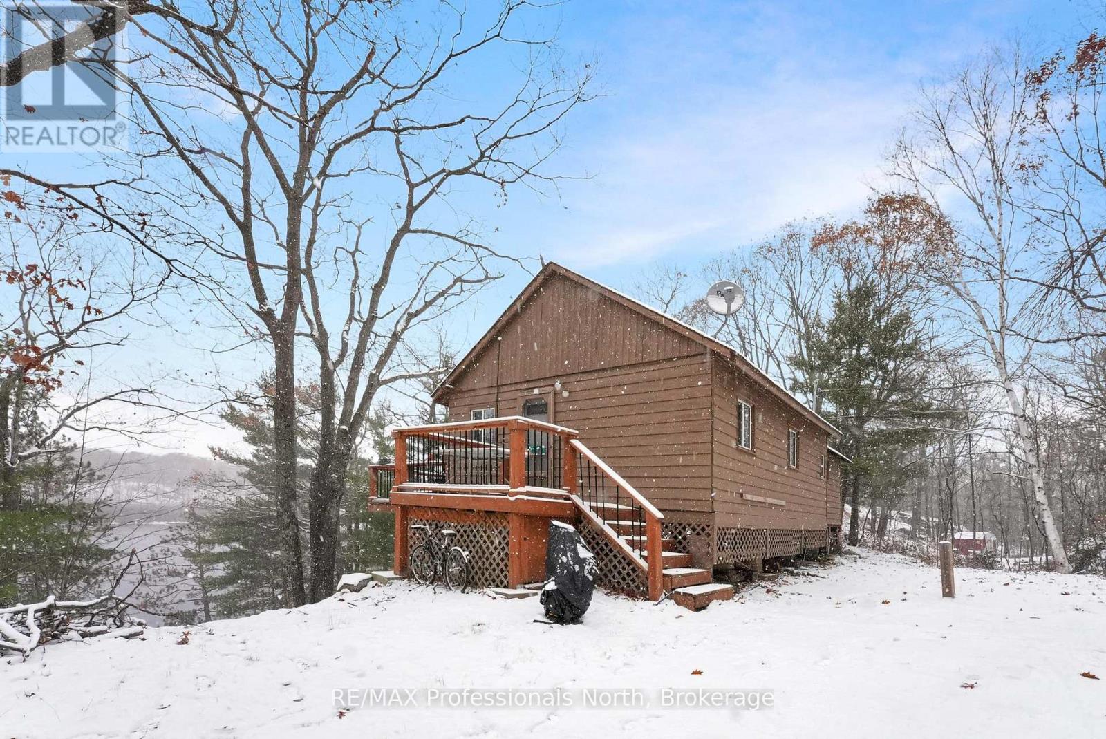 1012 Iroquois Lane, Minden Hills, Ontario  K0M 2K0 - Photo 5 - X12534450