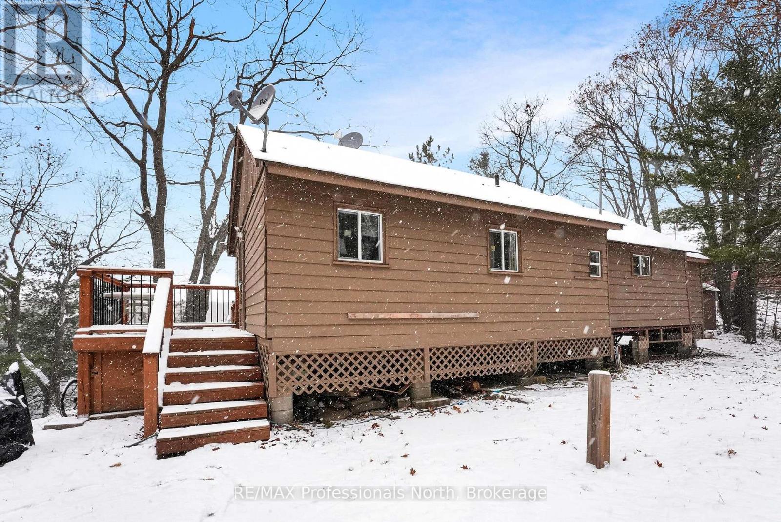 1012 Iroquois Lane, Minden Hills, Ontario  K0M 2K0 - Photo 6 - X12534450