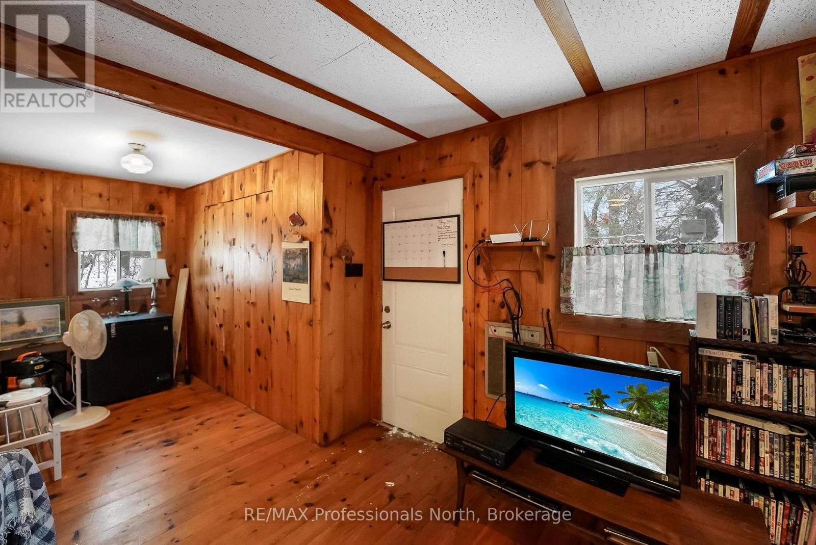 1012 Iroquois Lane, Minden Hills, Ontario  K0M 2K0 - Photo 7 - X12534450