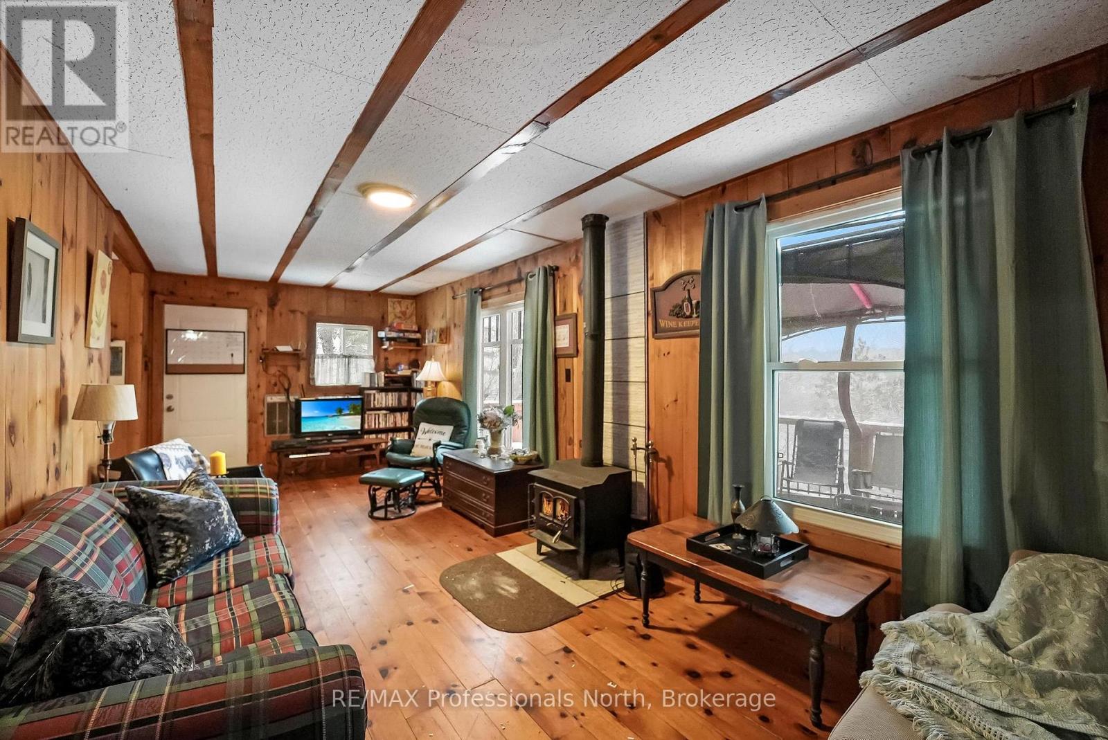 1012 Iroquois Lane, Minden Hills, Ontario  K0M 2K0 - Photo 9 - X12534450