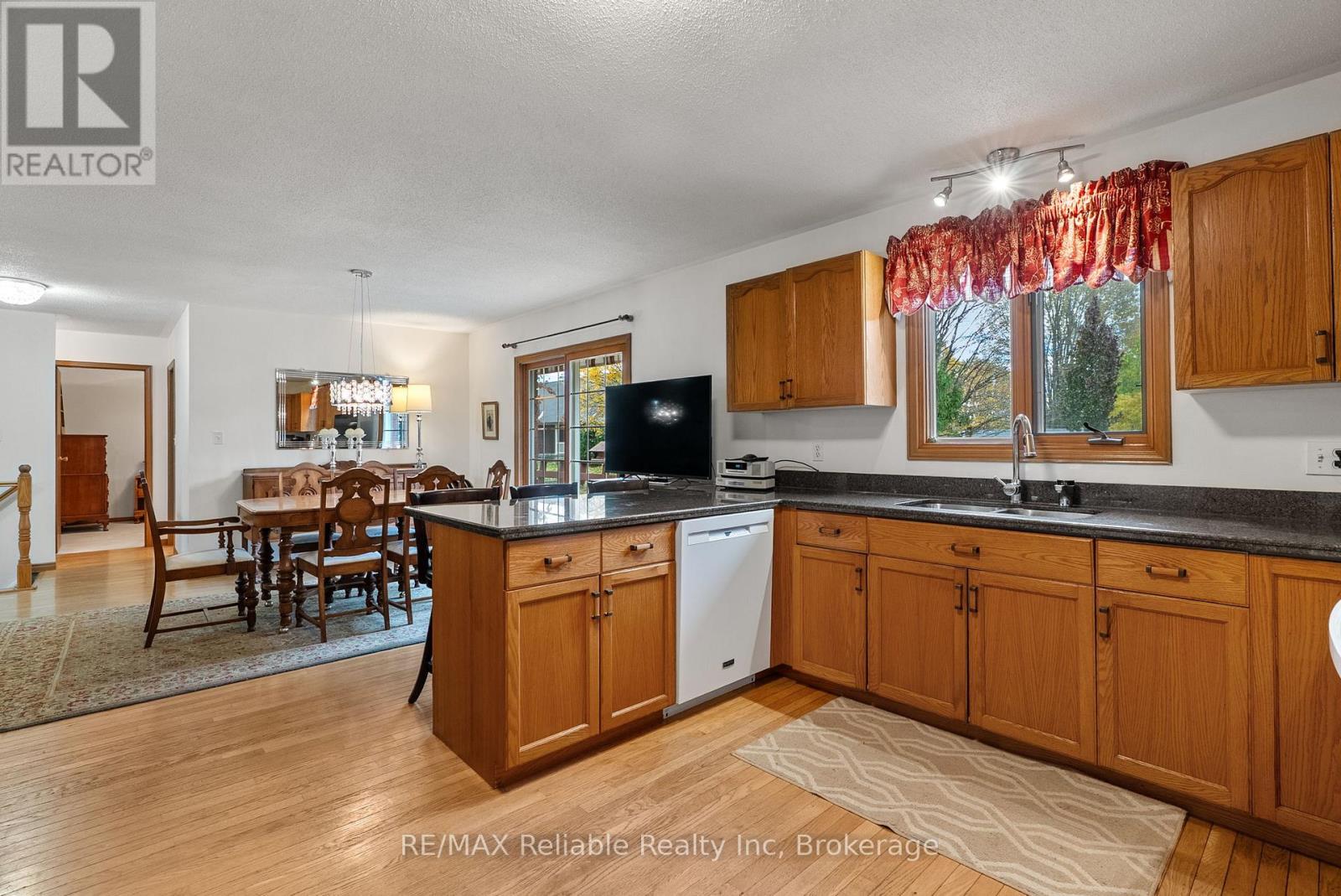 226 Main Street N, Huron East, Ontario N0K 1W0 - Photo 12 - X12534620