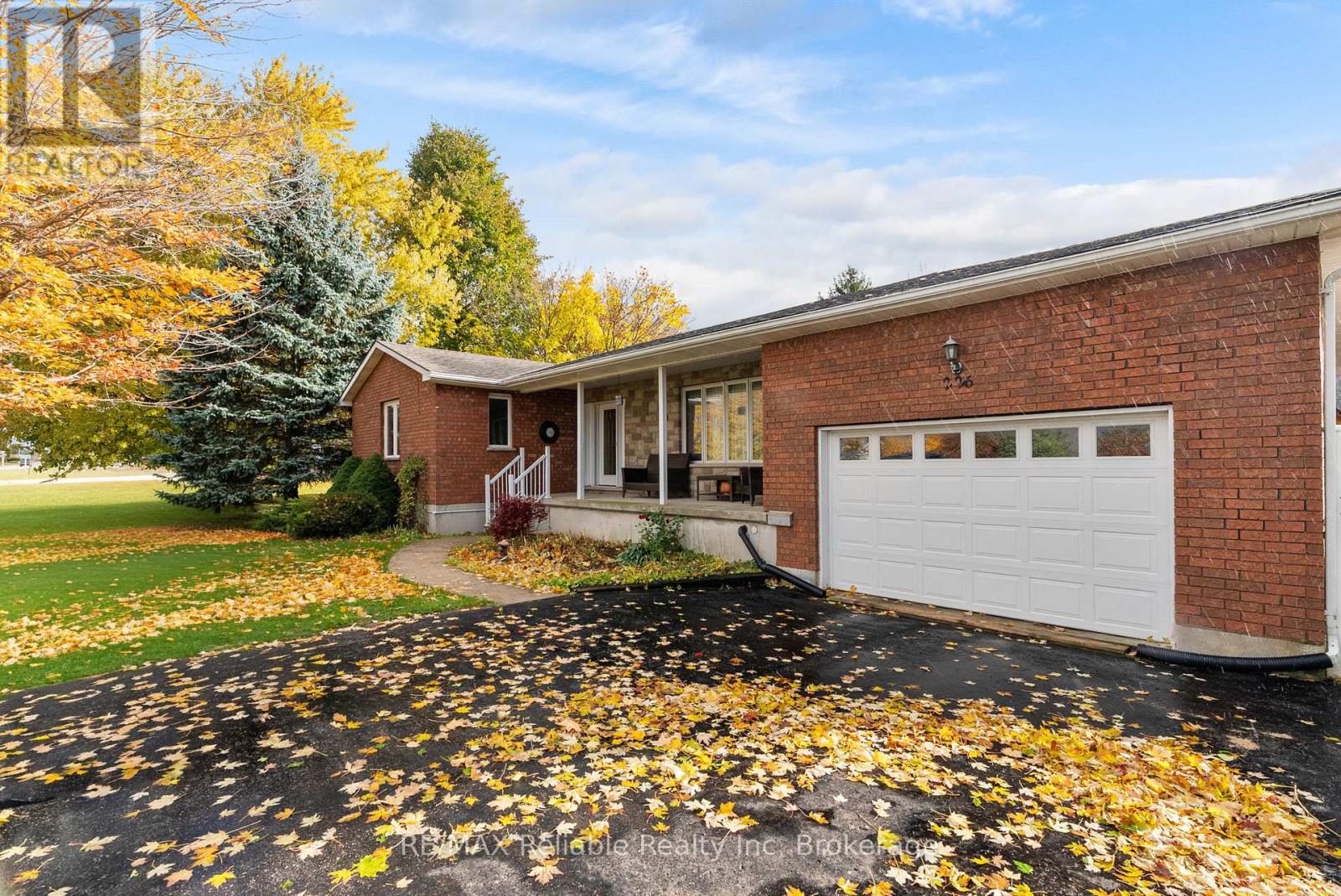 226 Main Street N, Huron East, Ontario N0K 1W0 - Photo 3 - X12534620