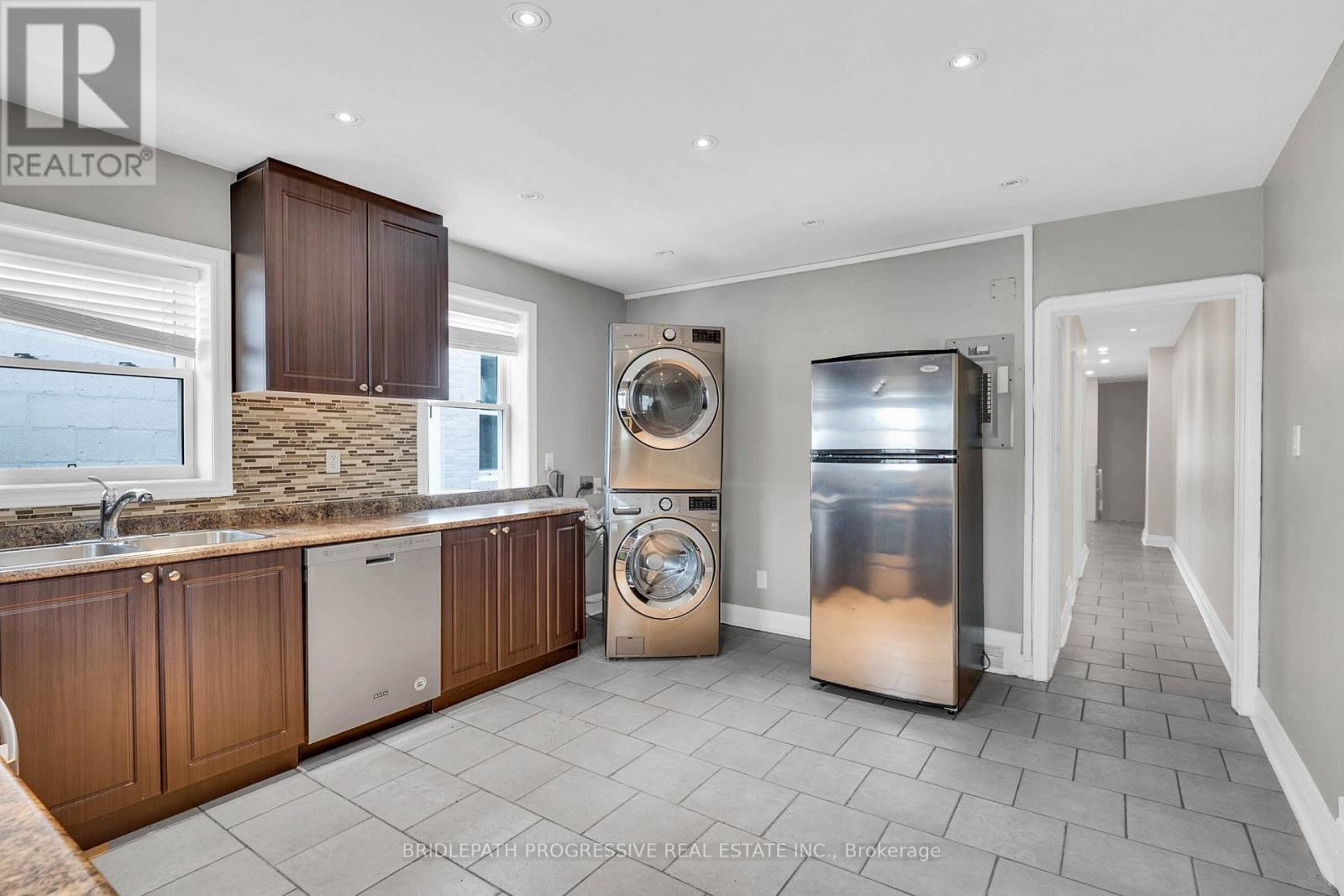 A - 1898 Avenue Road, Toronto, Ontario  M5M 3Z8 - Photo 14 - C12534376