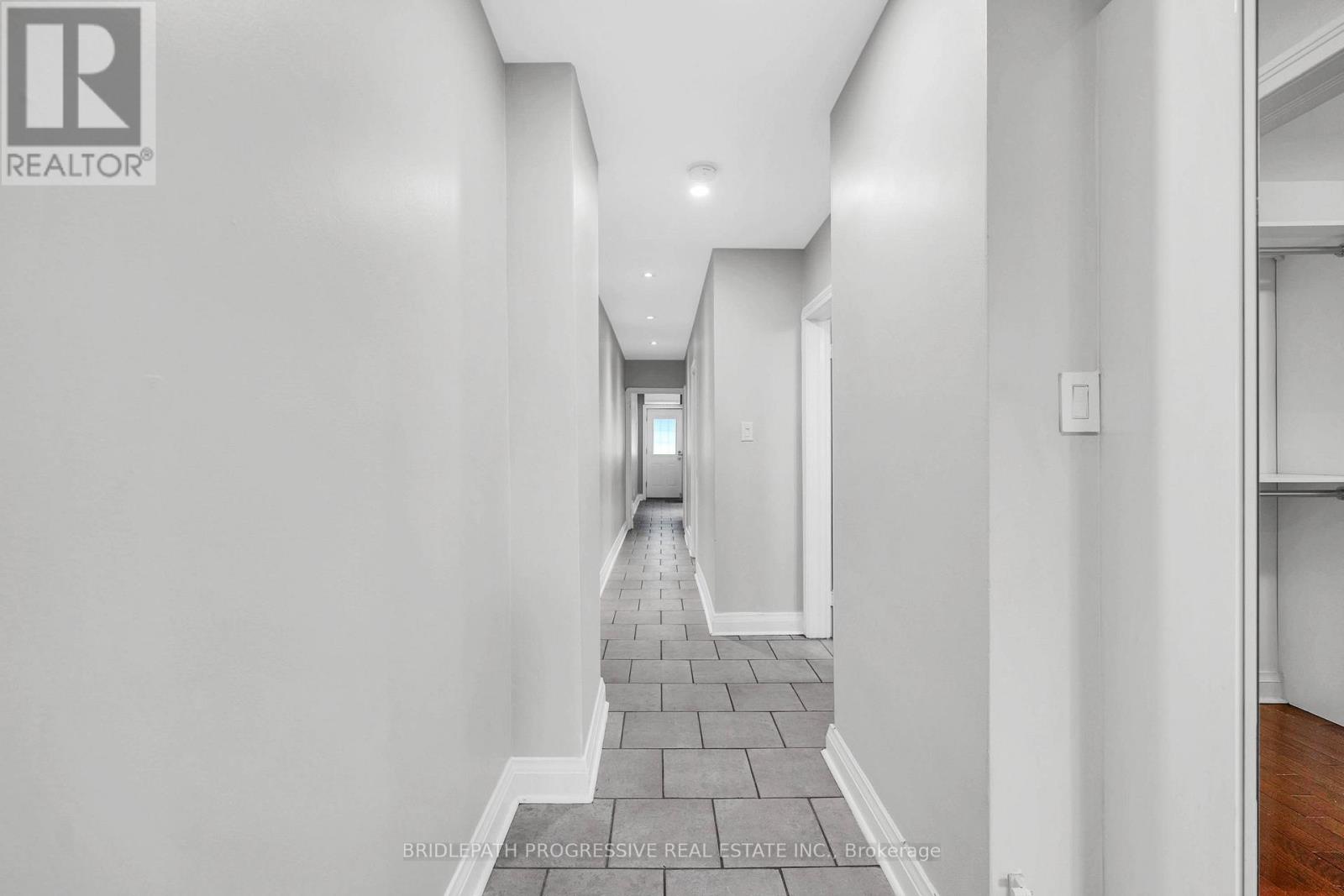 A - 1898 Avenue Road, Toronto, Ontario  M5M 3Z8 - Photo 3 - C12534376