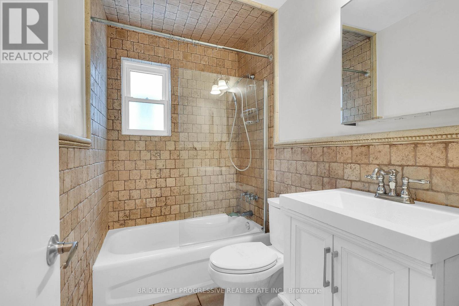 A - 1898 Avenue Road, Toronto, Ontario  M5M 3Z8 - Photo 9 - C12534376