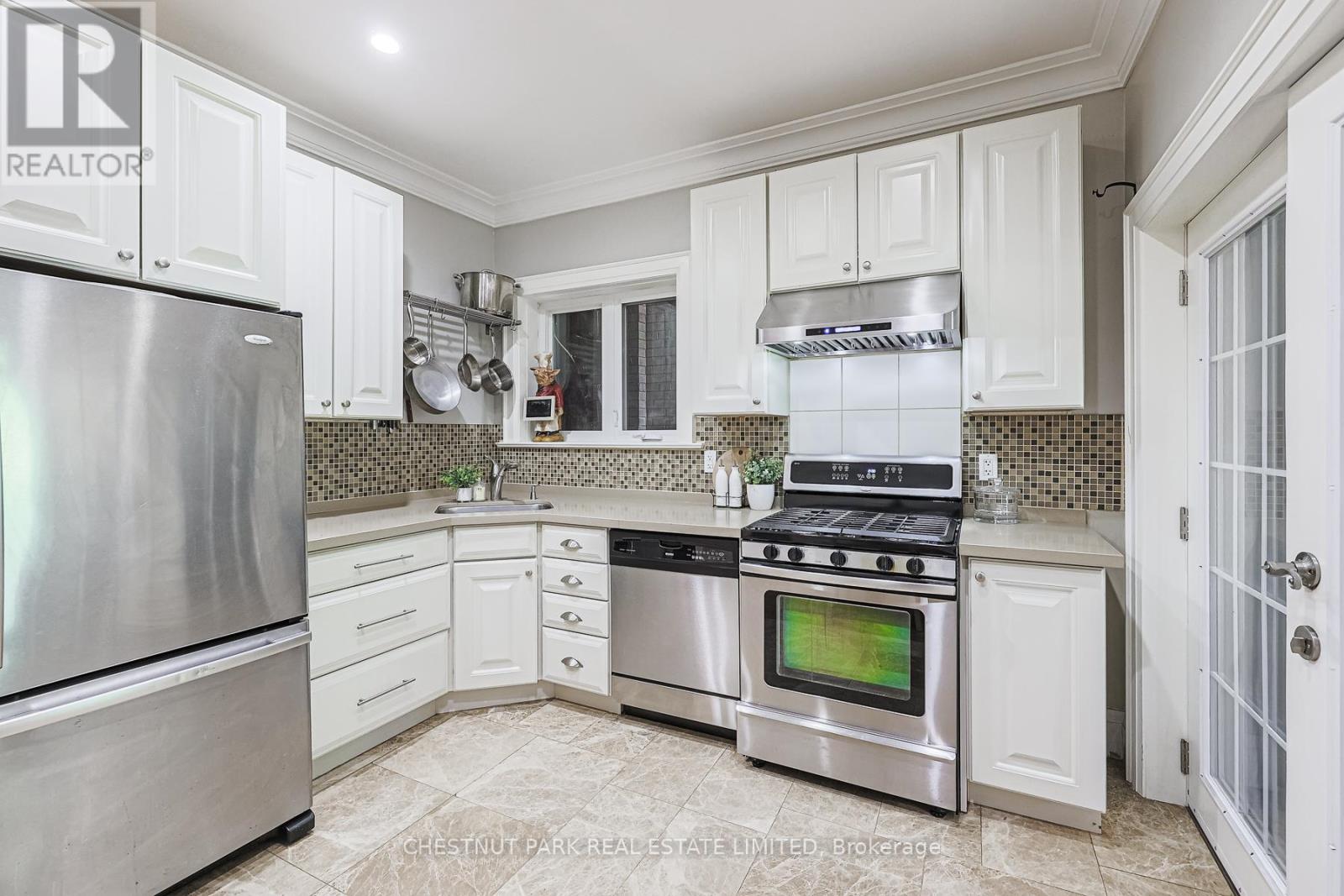 130 Keewatin Avenue, Toronto, Ontario  M4P 1Z8 - Photo 10 - C12534436