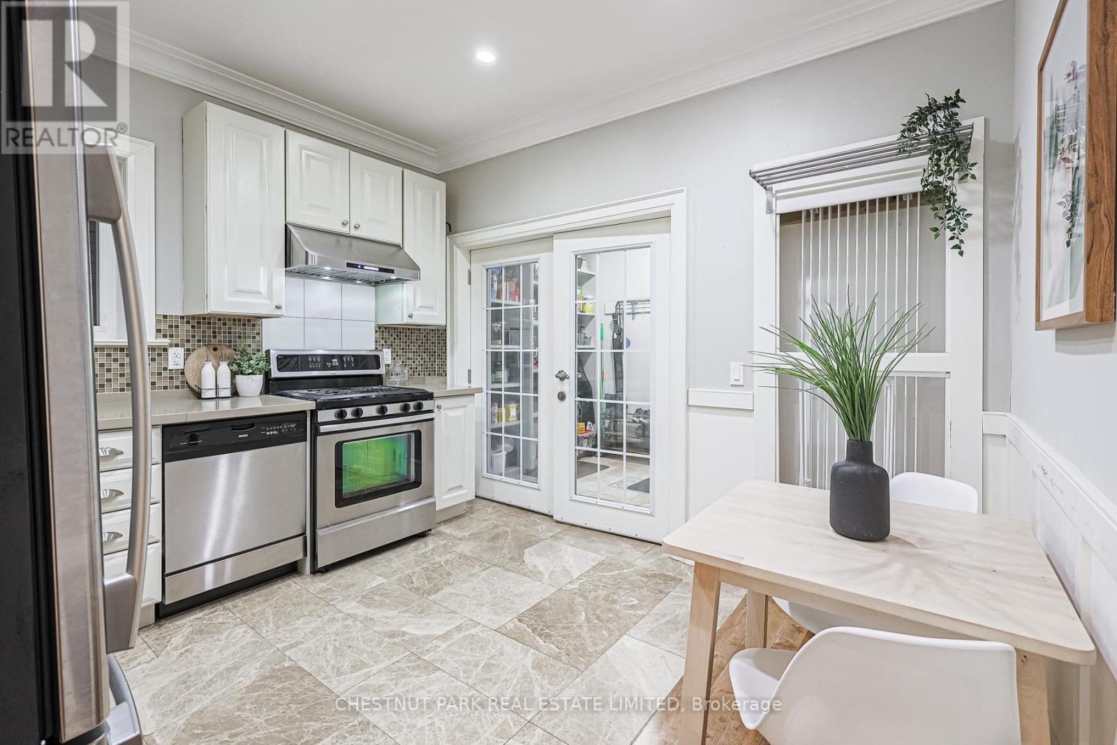 130 Keewatin Avenue, Toronto, Ontario  M4P 1Z8 - Photo 9 - C12534436