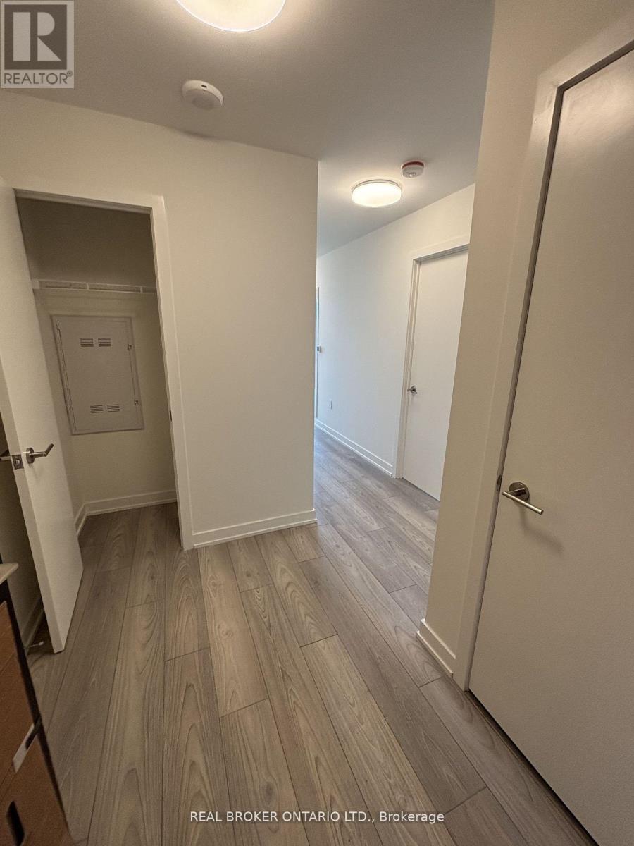 420s - 110 Broadway Avenue, Toronto, Ontario  M4P 1V7 - Photo 8 - C12534548