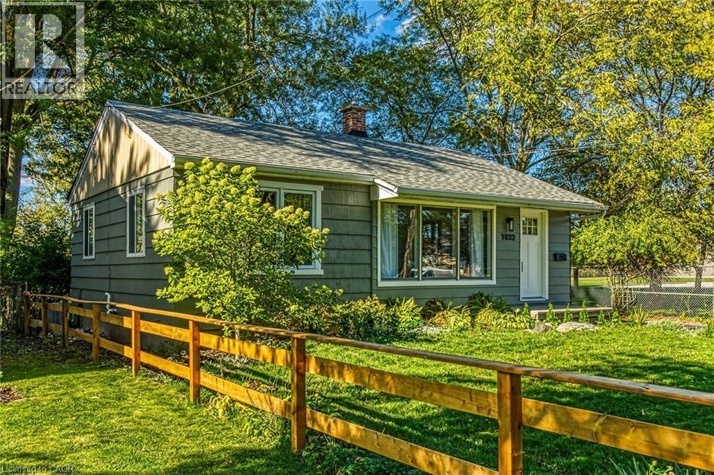 1032 Pine Street, Dunnville, Ontario  N1A 2M9 - Photo 2 - 40773649