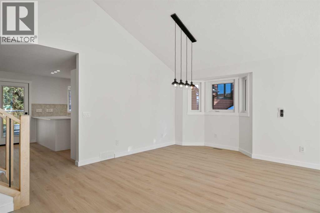 327 Canyon Close, Canmore, Alberta  T1W 1H4 - Photo 8 - A2264303