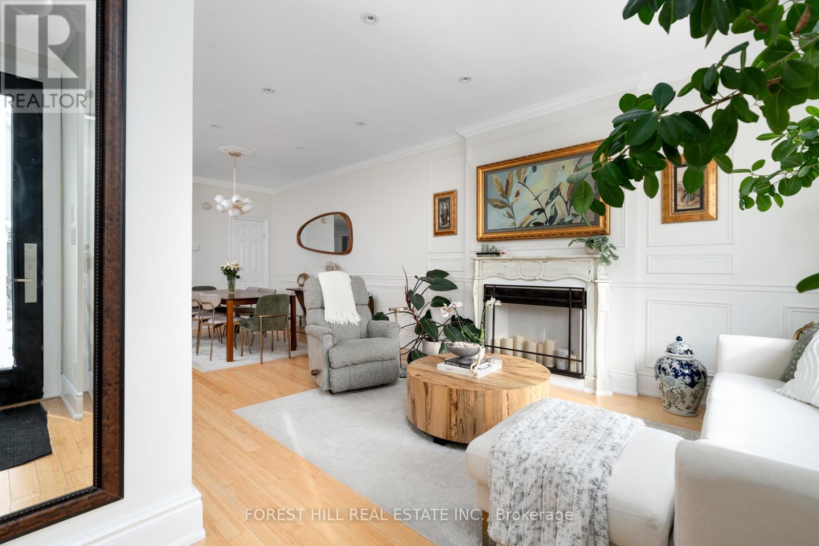 698 Adelaide Street, Toronto, Ontario  M6J 1B1 - Photo 3 - C12534242