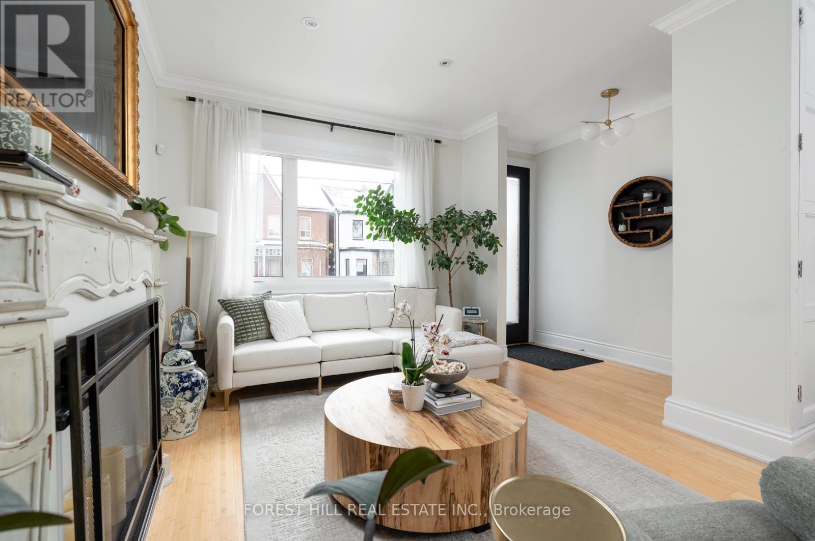 698 Adelaide Street, Toronto, Ontario  M6J 1B1 - Photo 6 - C12534242