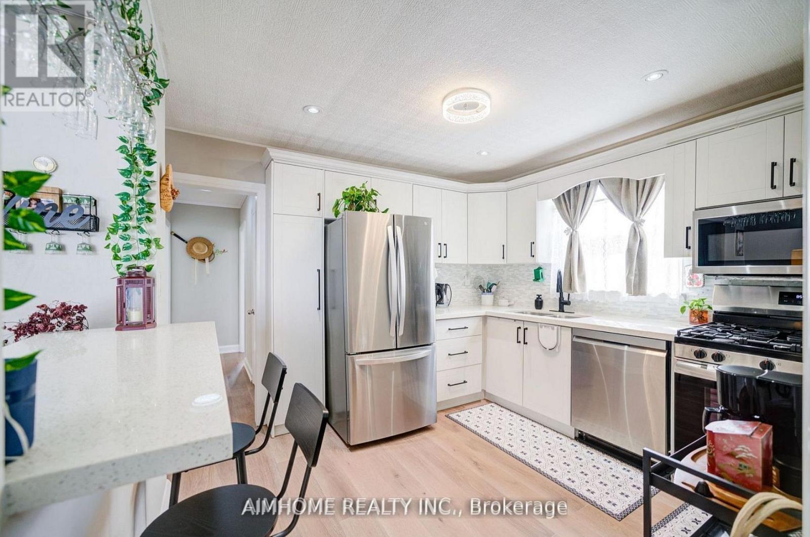 Upper Floor - 221 St Lawrence Street, Whitby, Ontario  L1N 1G9 - Photo 13 - E12534362