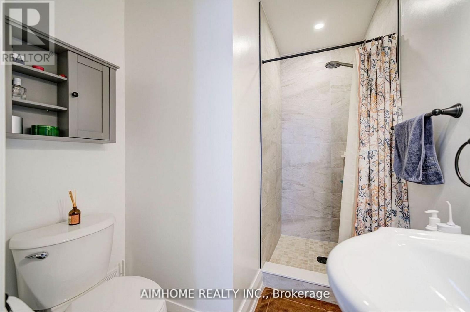 Upper Floor - 221 St Lawrence Street, Whitby, Ontario  L1N 1G9 - Photo 17 - E12534362