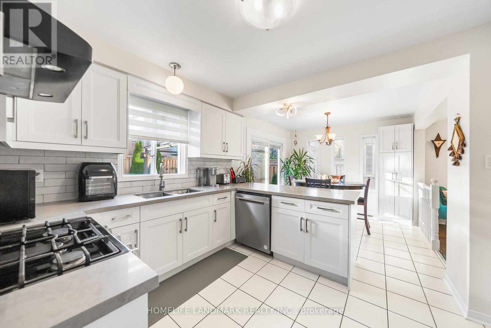 200 Fallingbrook Street, Whitby, Ontario  L1R 2B1 - Photo 12 - E12534378