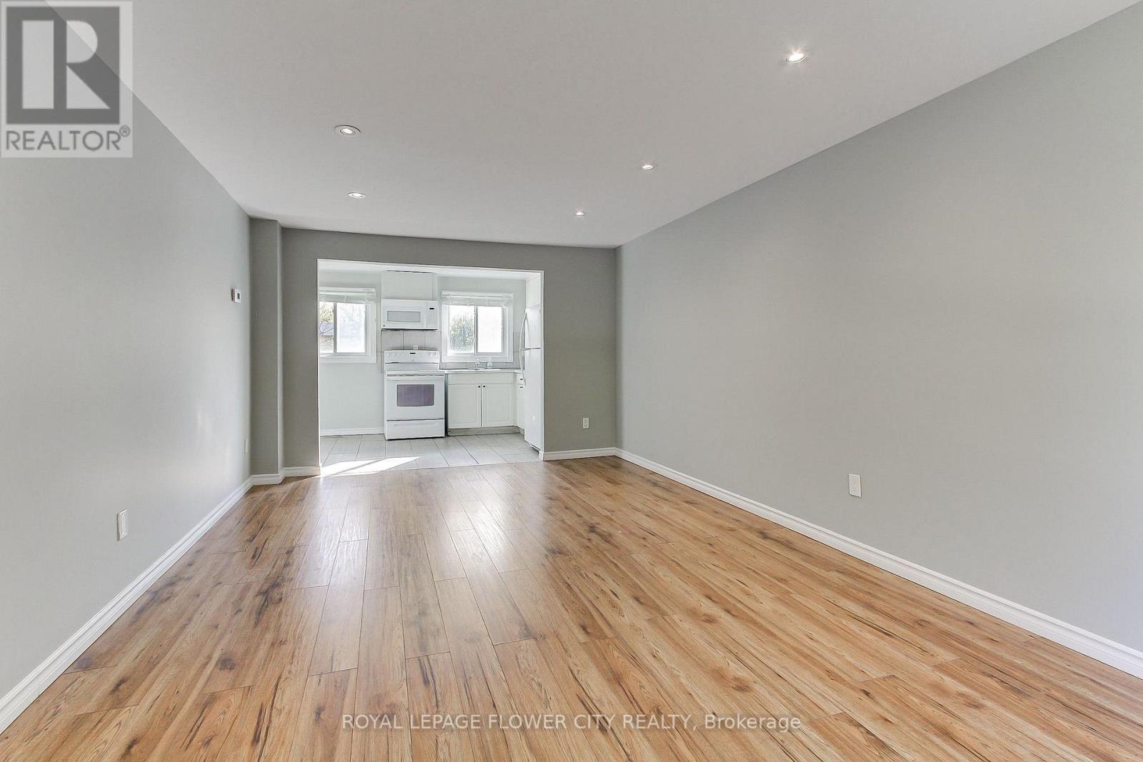 21 Brisbourne Grove, Toronto, Ontario  M1B 1P2 - Photo 11 - E12534470