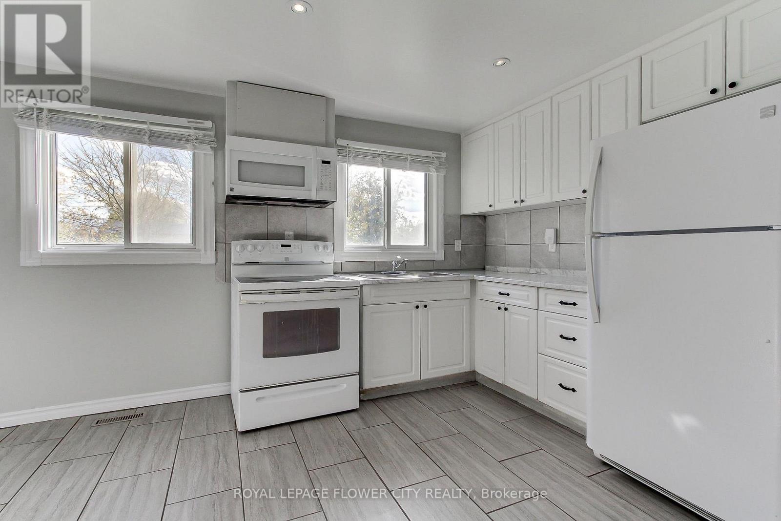 21 Brisbourne Grove, Toronto, Ontario  M1B 1P2 - Photo 12 - E12534470