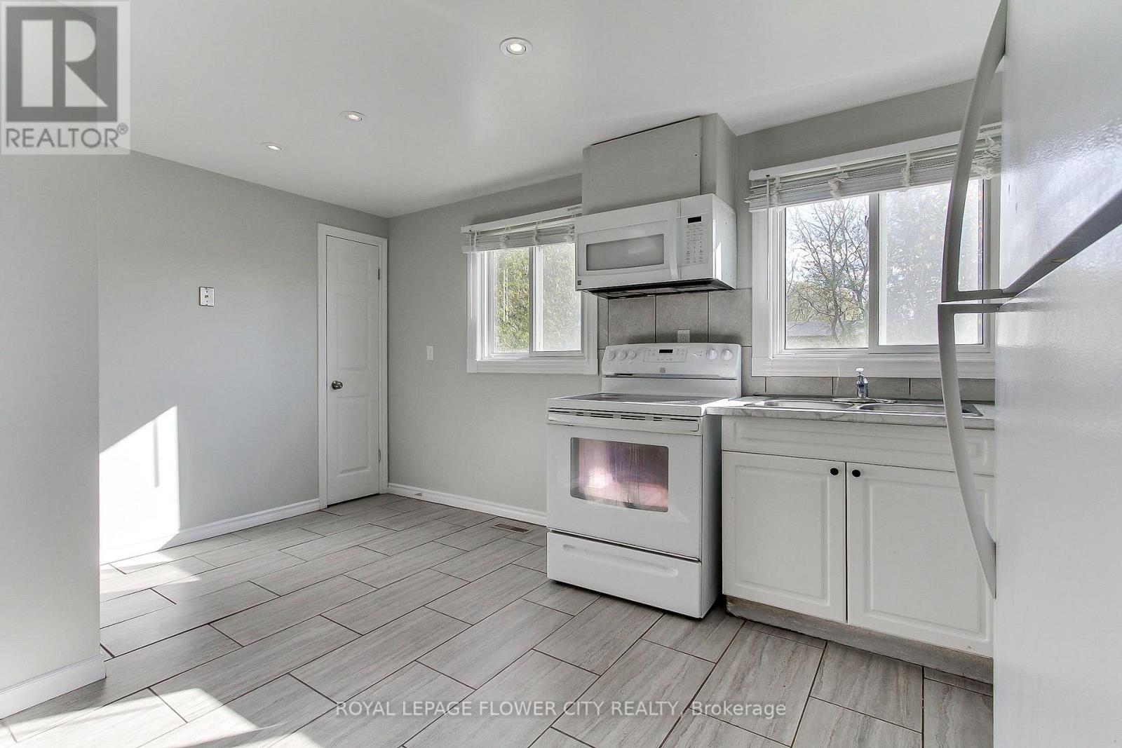 21 Brisbourne Grove, Toronto, Ontario  M1B 1P2 - Photo 15 - E12534470