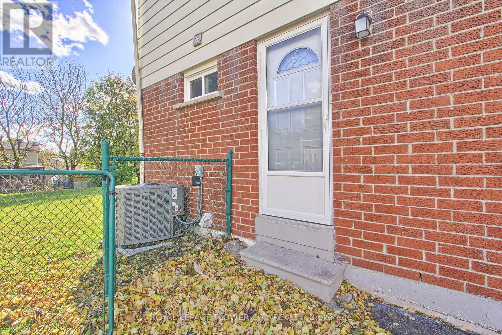 21 Brisbourne Grove, Toronto, Ontario  M1B 1P2 - Photo 37 - E12534470