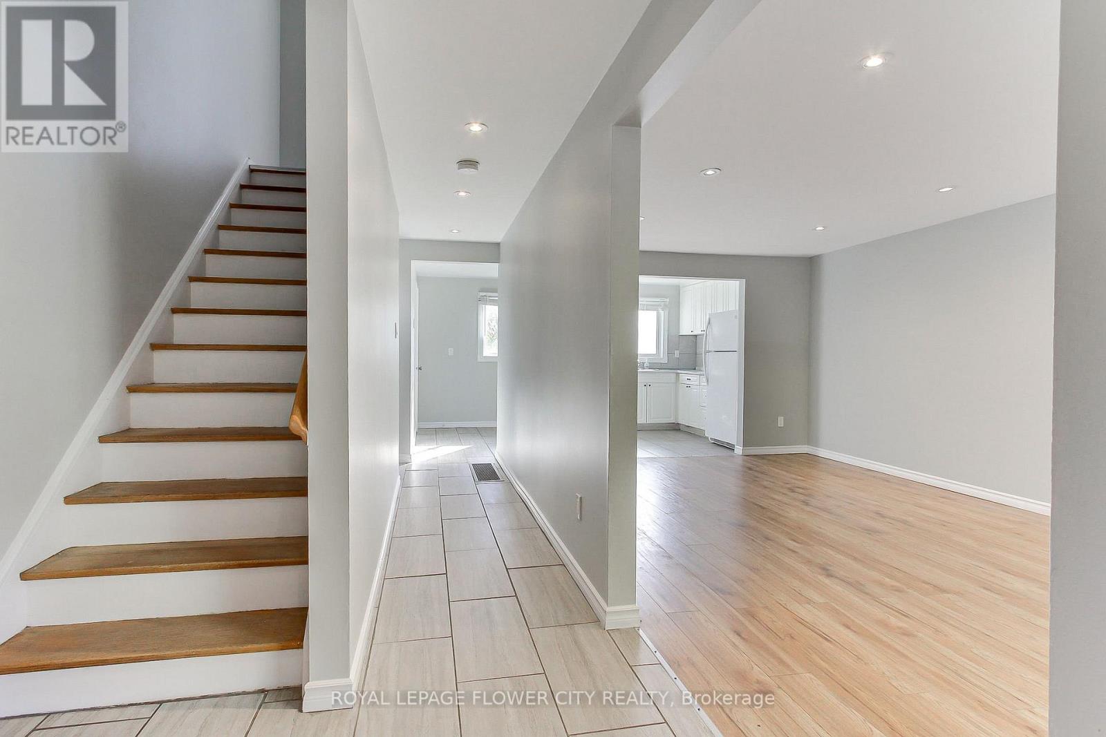 21 Brisbourne Grove, Toronto, Ontario  M1B 1P2 - Photo 7 - E12534470