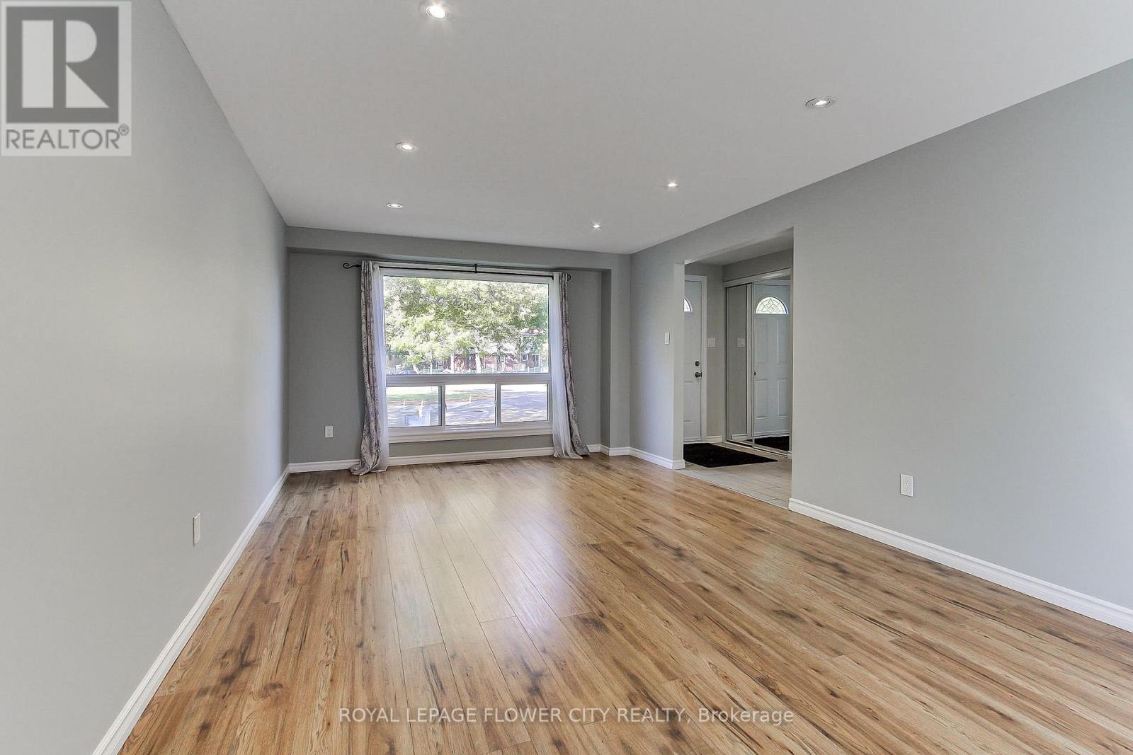 21 Brisbourne Grove, Toronto, Ontario  M1B 1P2 - Photo 8 - E12534470