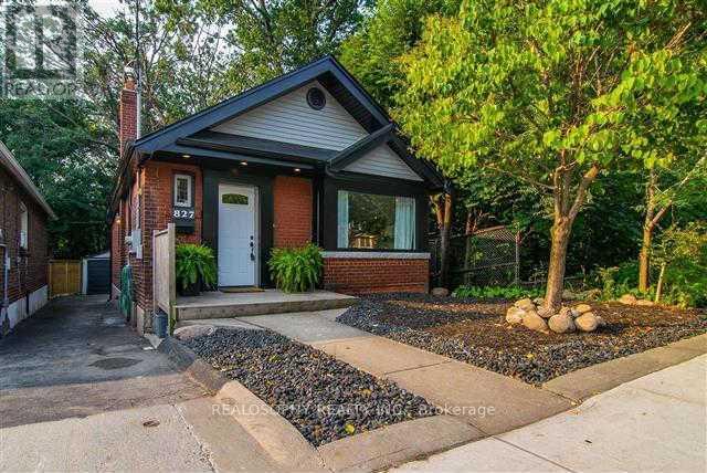 UPPER - 827 KINGSTON ROAD, Toronto, Ontario