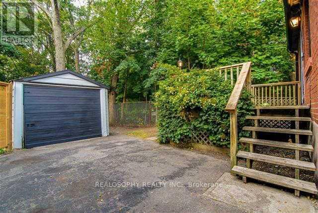 Upper - 827 Kingston Road, Toronto, Ontario  M4E 1R9 - Photo 10 - E12534546