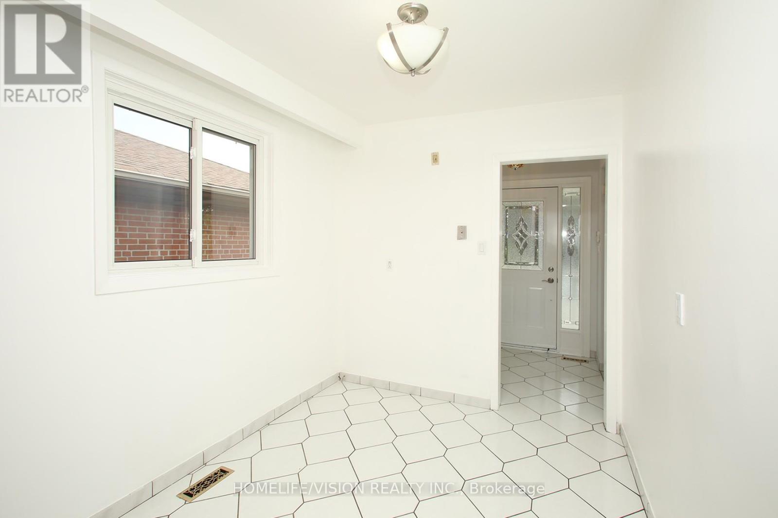 64 Orangewood Crescent, Toronto, Ontario  M1W 1C7 - Photo 11 - E12534550