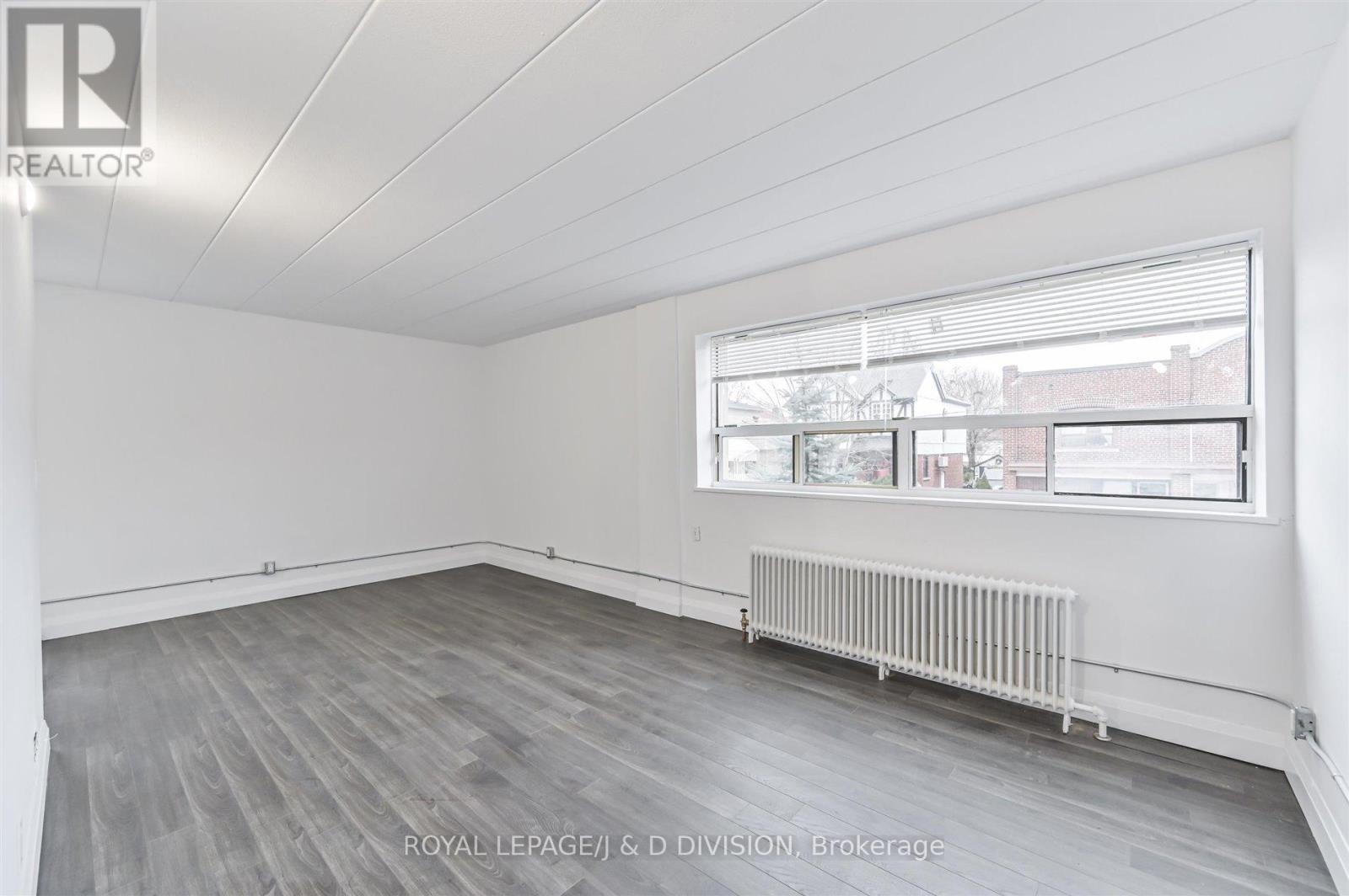 301 - 325 Sammon Avenue, Toronto, Ontario  M4J 2A1 - Photo 4 - E12534570