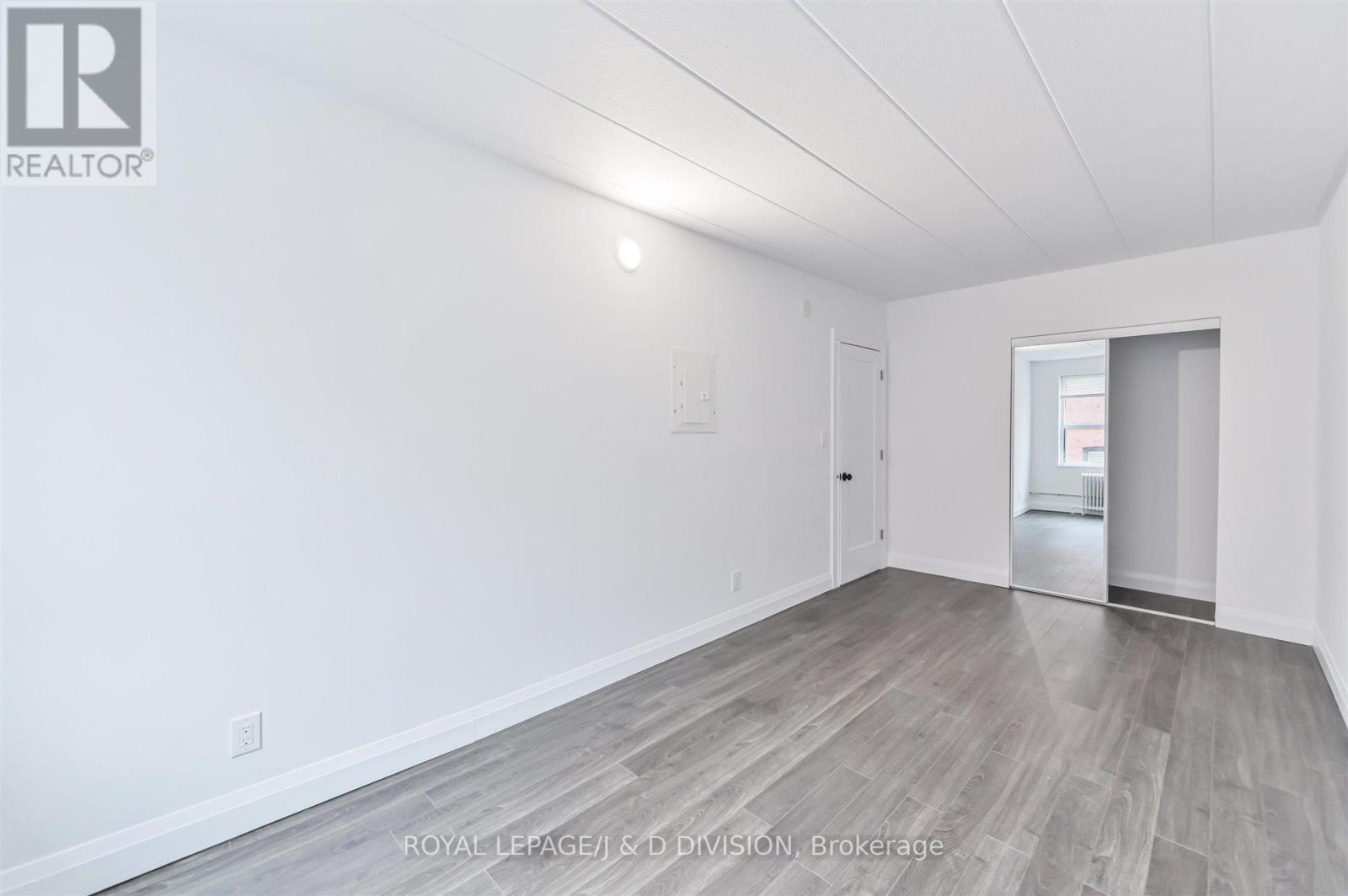 301 - 325 Sammon Avenue, Toronto, Ontario  M4J 2A1 - Photo 6 - E12534570