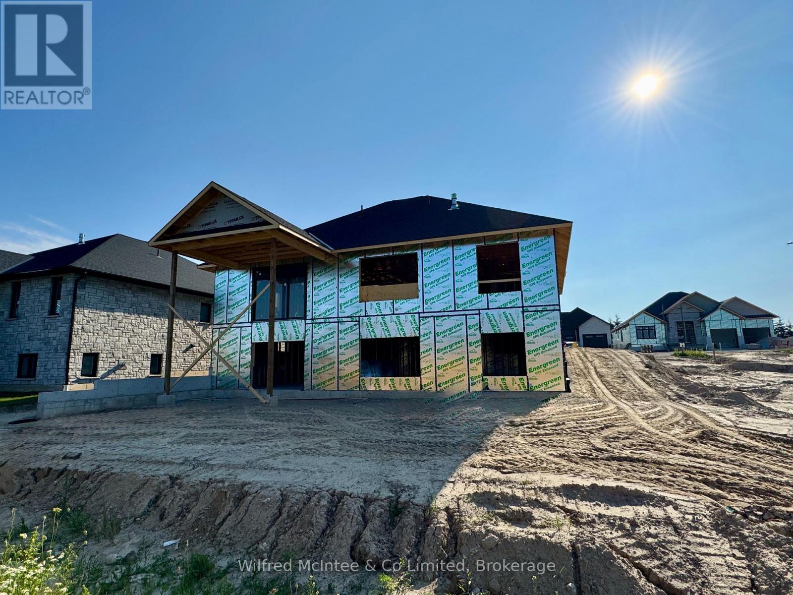 212 Devinwood Avenue, Brockton, Ontario N0G 2V0 - Photo 4 - X12277695