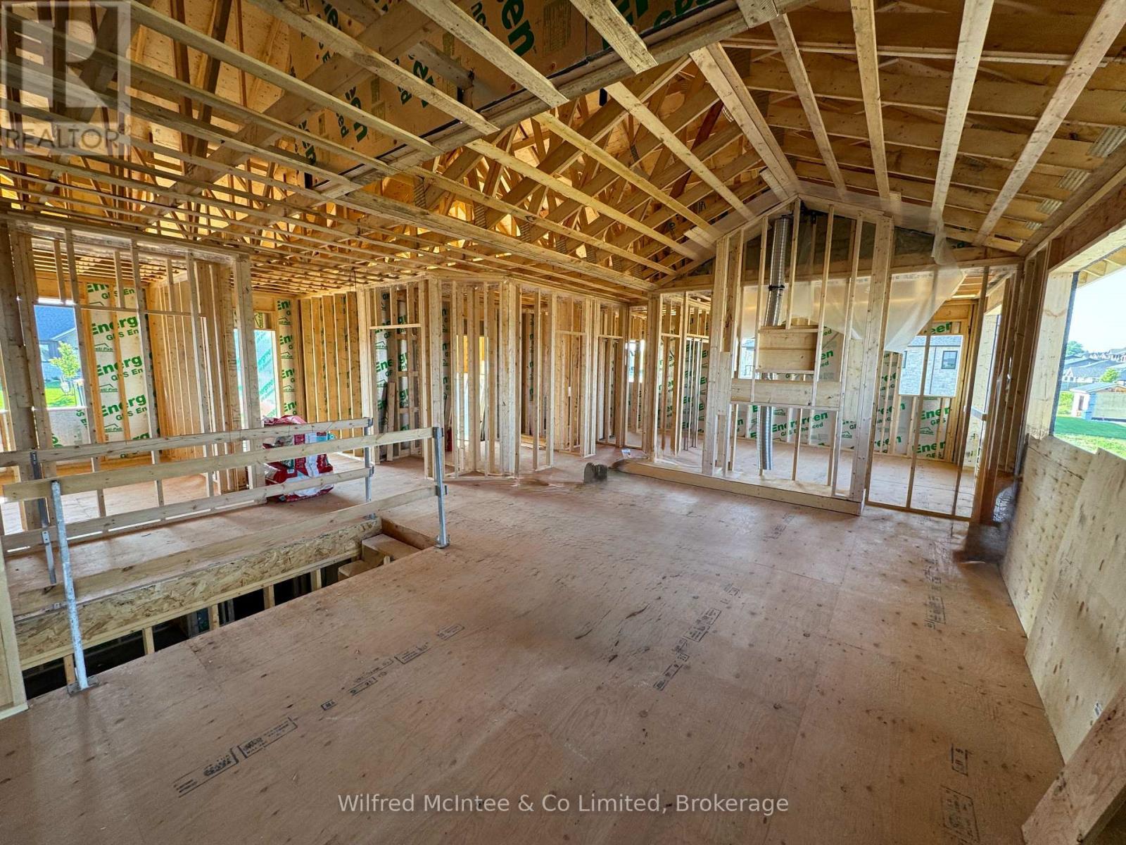 212 Devinwood Avenue, Brockton, Ontario N0G 2V0 - Photo 8 - X12277695