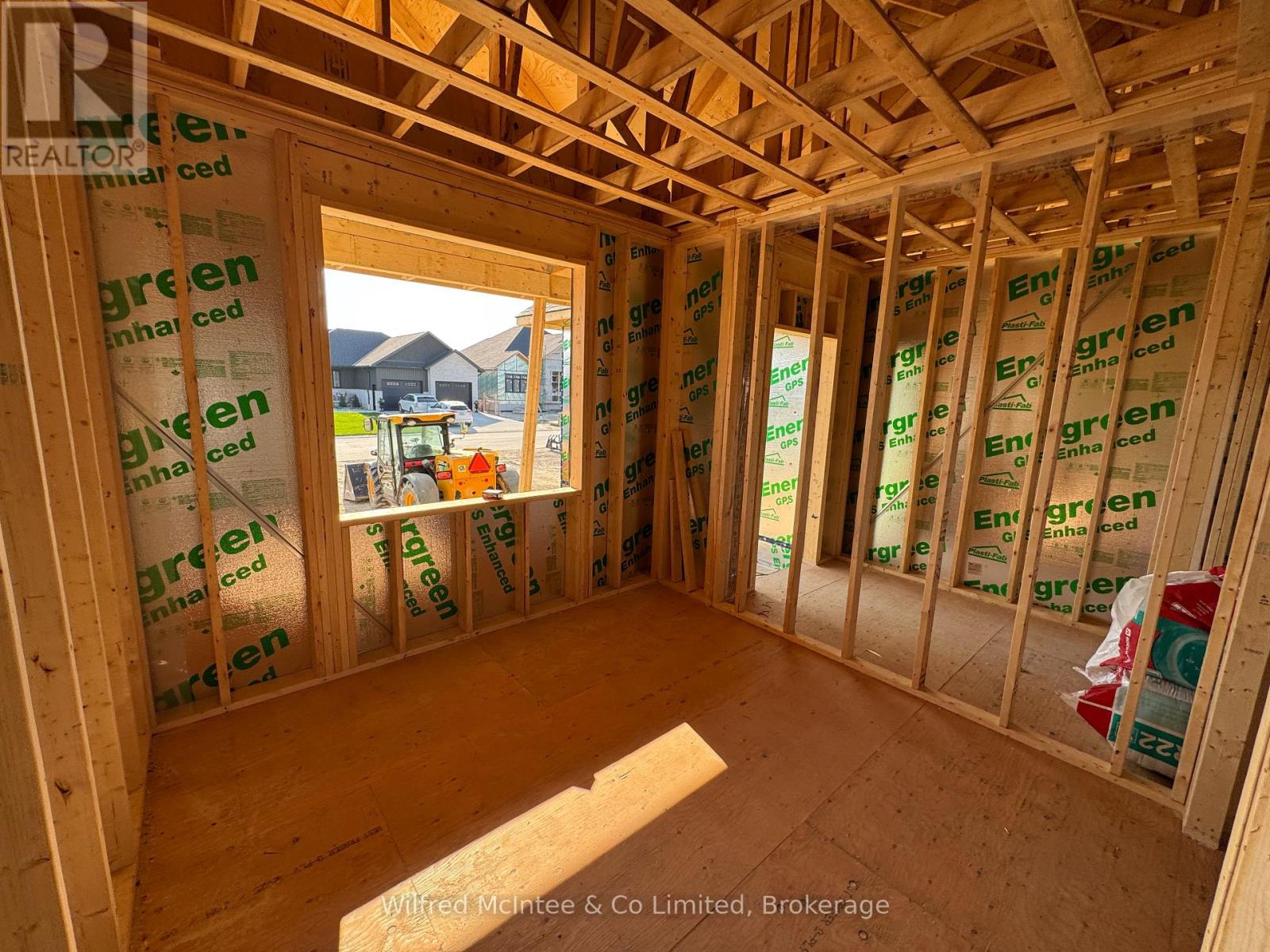 212 Devinwood Avenue, Brockton, Ontario N0G 2V0 - Photo 9 - X12277695