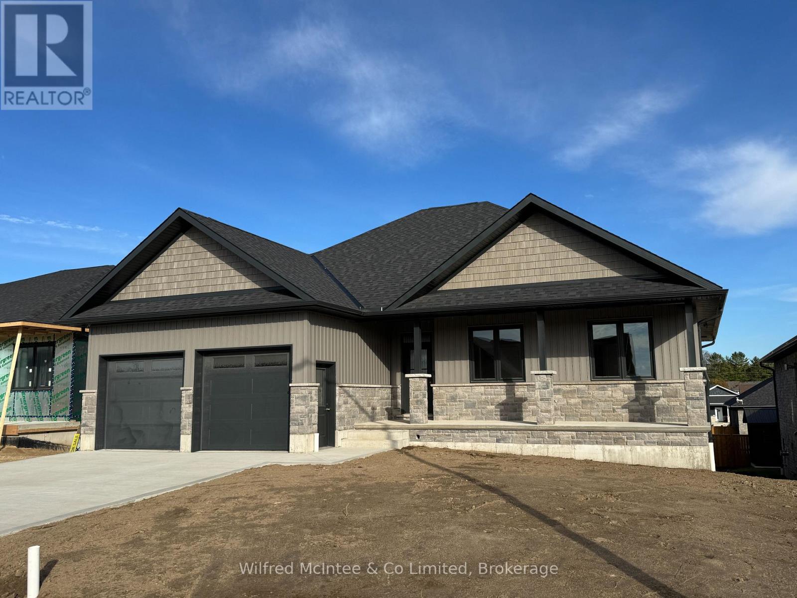 212 Devinwood Avenue, Brockton, Ontario N0G 2V0 - Photo 2 - X12277695