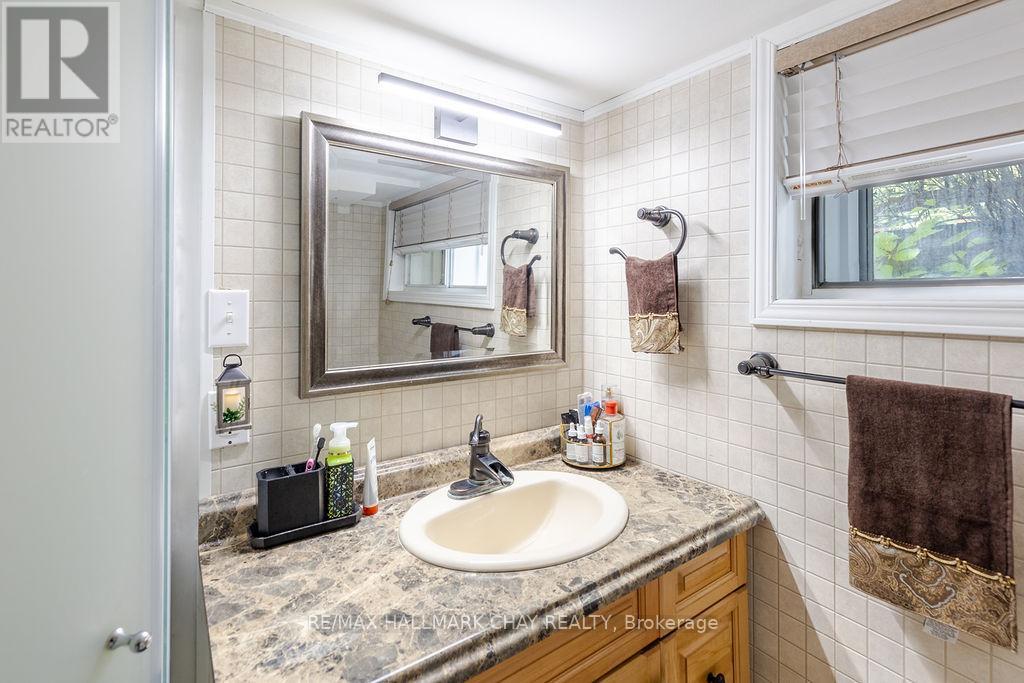 325 Innisfil Street, Barrie, Ontario  L4N 3G4 - Photo 22 - S12534348