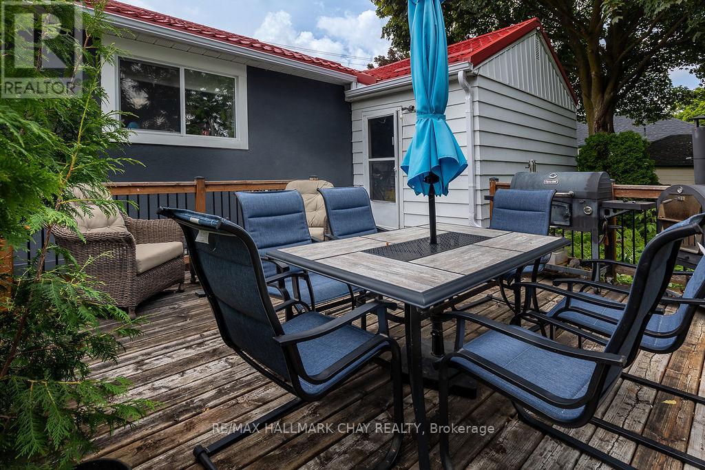 325 Innisfil Street, Barrie, Ontario  L4N 3G4 - Photo 9 - S12534348