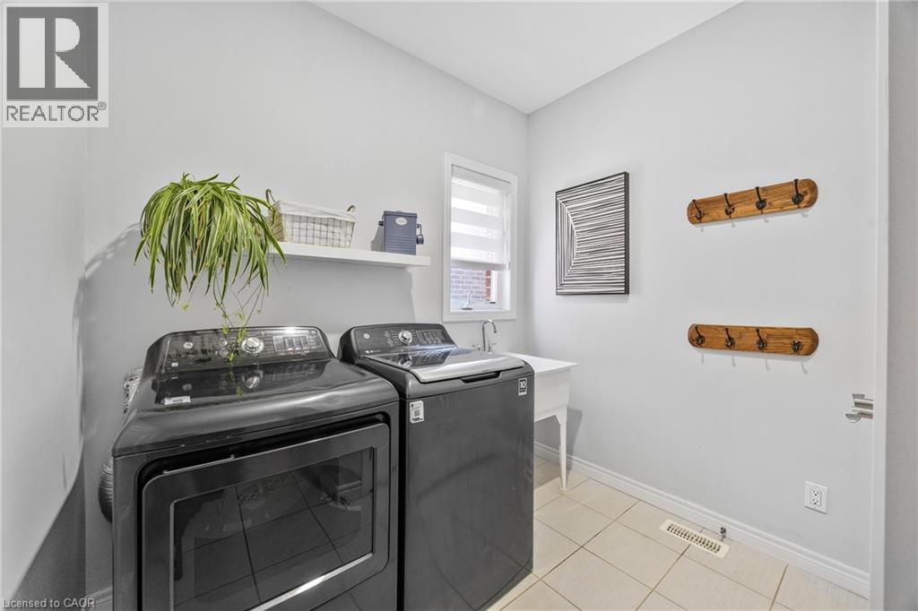 209 Echovalley Drive, Stoney Creek, Ontario  L8J 0H1 - Photo 17 - 40774692