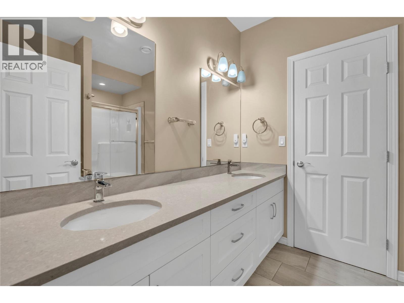 3388 Skaha Lake Road Unit# 1004, Penticton, British Columbia  V2A 6G4 - Photo 13 - 10368995