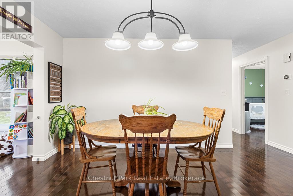 115 Mary Avenue, Georgian Bluffs, Ontario  N4K 5N5 - Photo 15 - X12534682