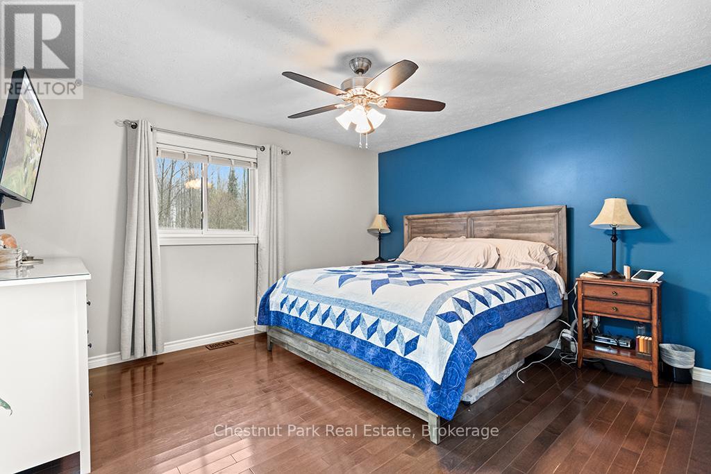 115 Mary Avenue, Georgian Bluffs, Ontario  N4K 5N5 - Photo 19 - X12534682