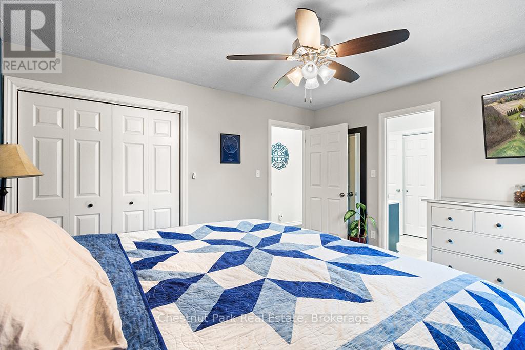 115 Mary Avenue, Georgian Bluffs, Ontario  N4K 5N5 - Photo 20 - X12534682