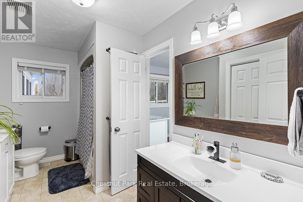 115 Mary Avenue, Georgian Bluffs, Ontario  N4K 5N5 - Photo 21 - X12534682