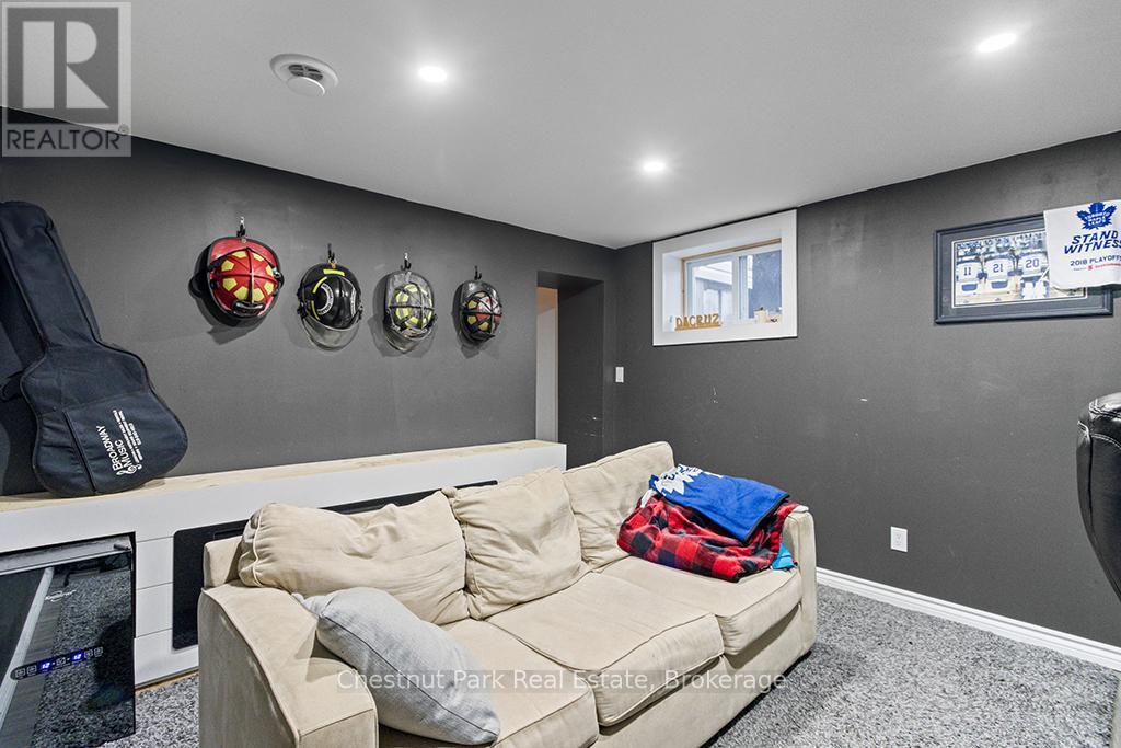 115 Mary Avenue, Georgian Bluffs, Ontario  N4K 5N5 - Photo 37 - X12534682