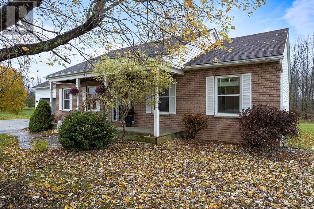 115 Mary Avenue, Georgian Bluffs, Ontario  N4K 5N5 - Photo 4 - X12534682