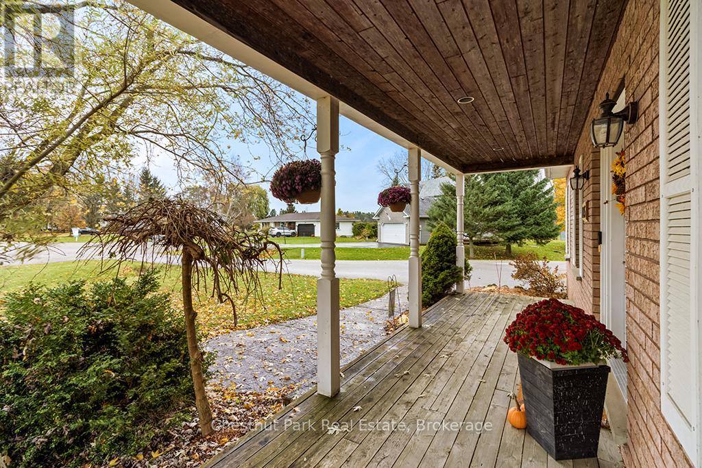 115 Mary Avenue, Georgian Bluffs, Ontario  N4K 5N5 - Photo 7 - X12534682