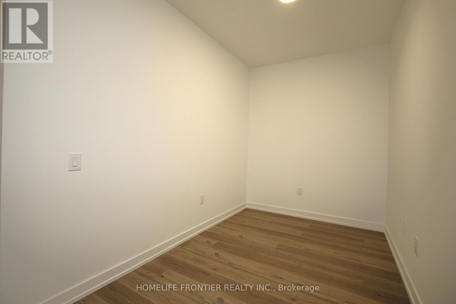 405 - 395 Square One Drive, Mississauga, Ontario  L5B 0P6 - Photo 6 - W12534356