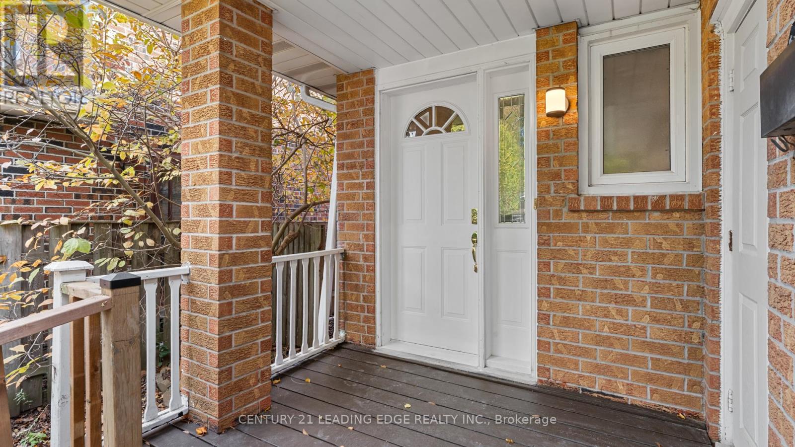 42 Tanager Square, Brampton, Ontario  L6Z 1X2 - Photo 3 - W12534440